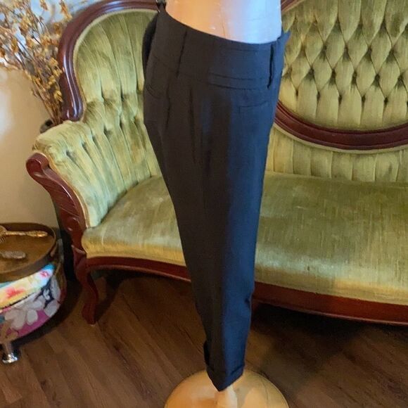 Rafaella. Black, career slacks. Cropped. Women’s 6. - Picture 4 of 5